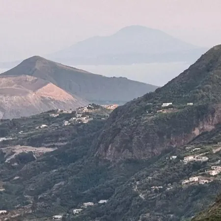 Casa Con Vista Su Lipari